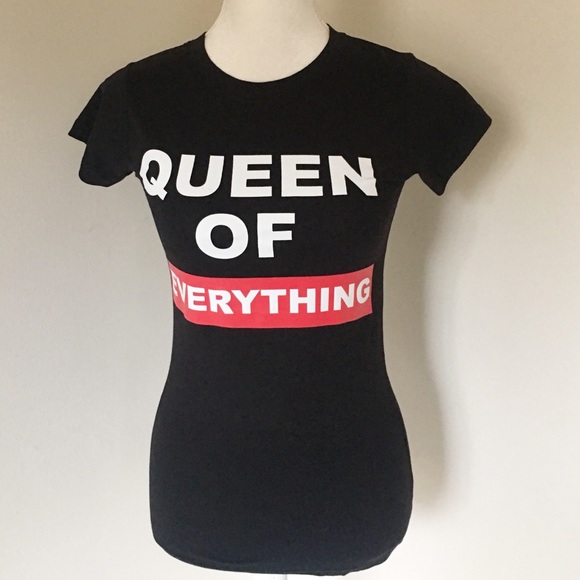 Tops - Queen of Everything Tshirt✨✨